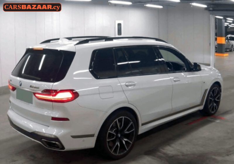 BMW X7 M50I - photo 3