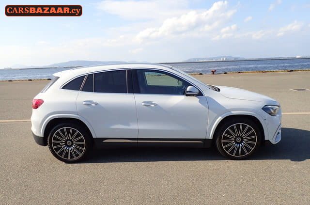 Mercedes-Benz GLA200d AMG Line  - photo 11
