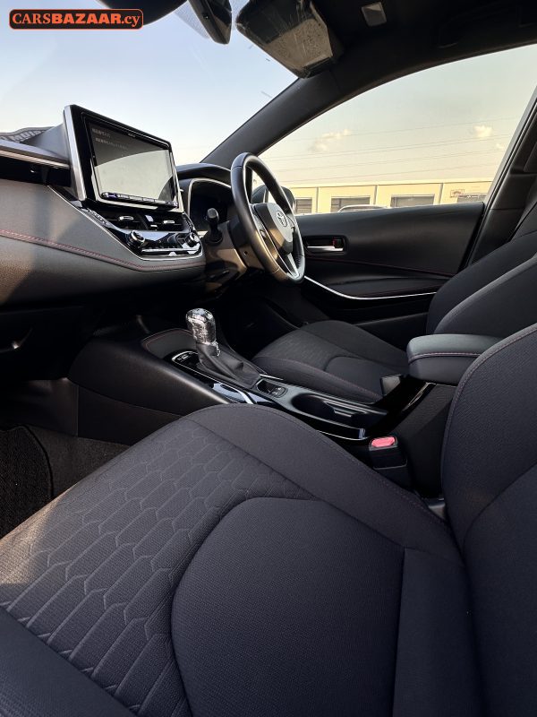 Toyota Corolla Sport - photo 2
