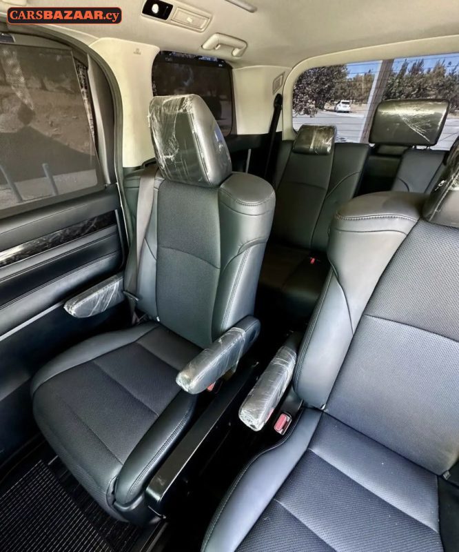 Toyota Alphard  - photo 5