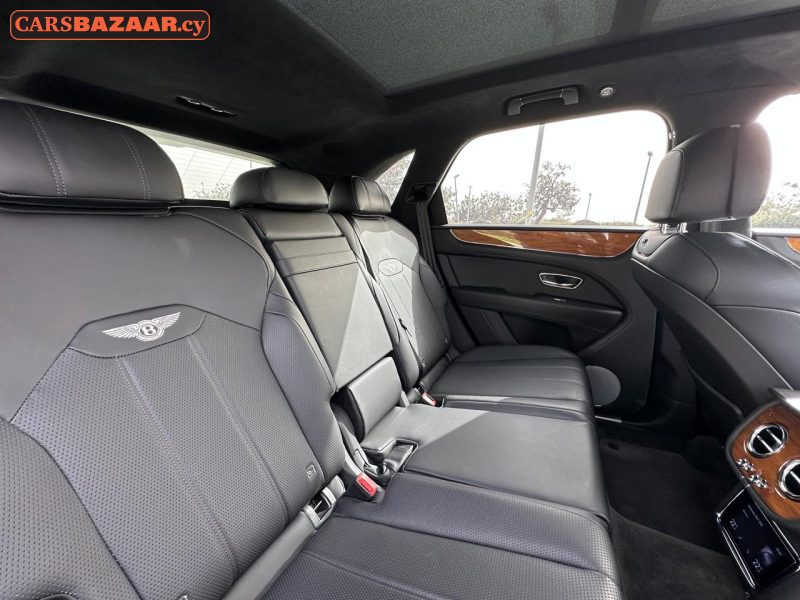 Bentley Bentayga  - photo 11