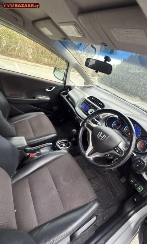 Honda FIT  - photo 2