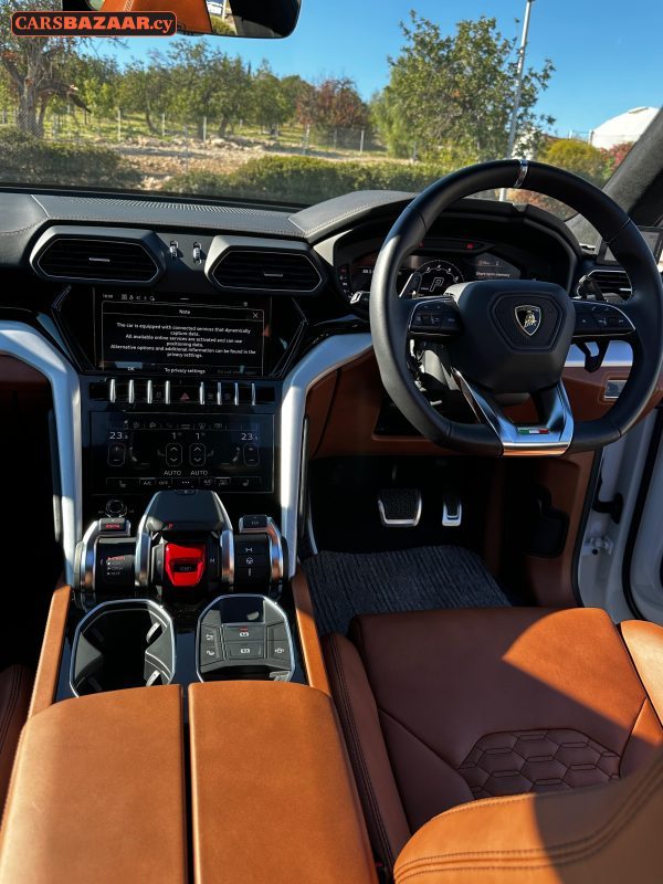 Lamborghini Urus - photo 14