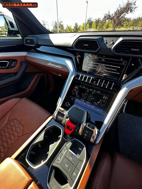 Lamborghini Urus - photo 15