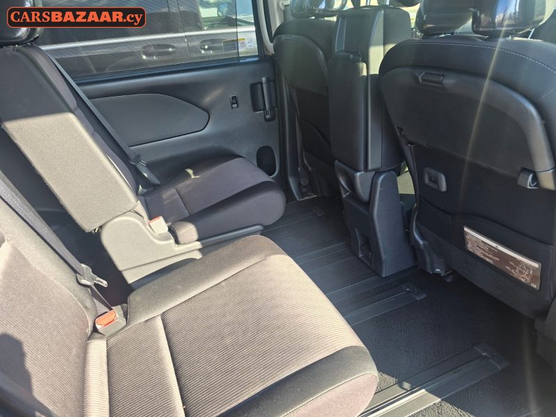 Nissan SERENA HIGHWAY STAR - photo 4