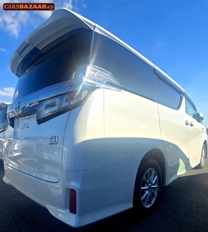 Toyota Alphard  - photo 5