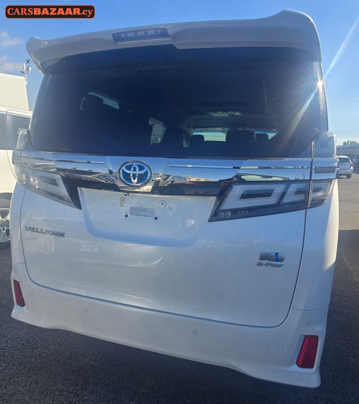 Toyota Alphard  - photo 4