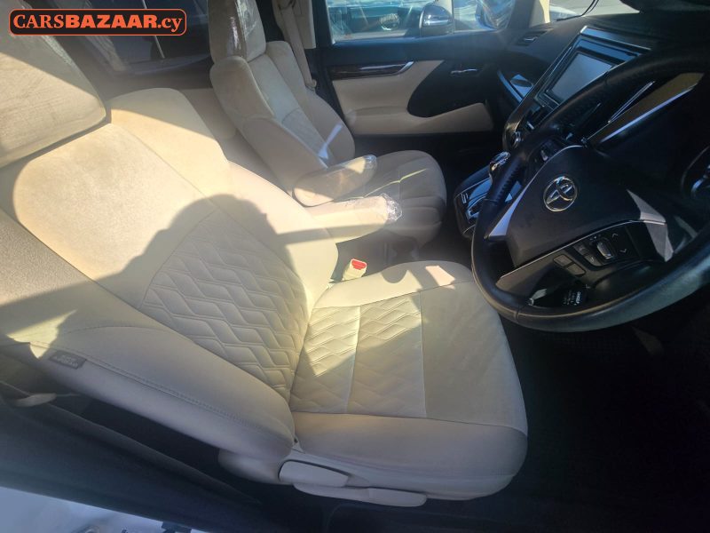 Toyota Alphard  - photo 6