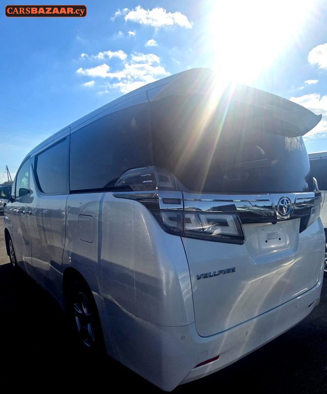 Toyota Alphard  - photo 4