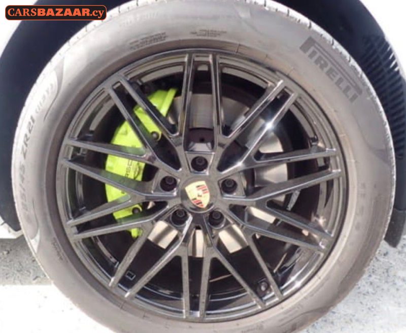 Porsche Cayenne  - photo 5