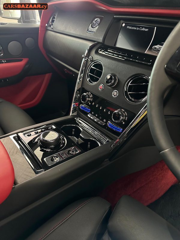 Rolls Royce  Cullinan - photo 12
