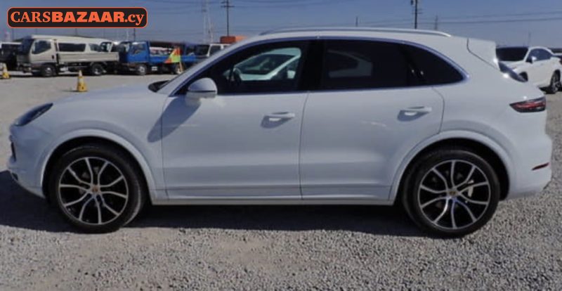 Porsche Cayenne  - photo 2