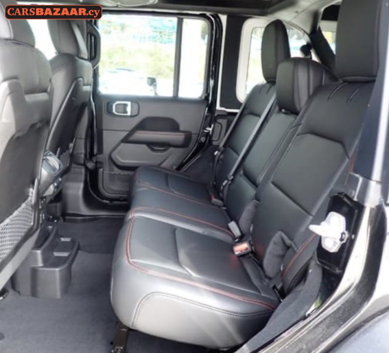 Jeep Wrangler Rubicon  - photo 4