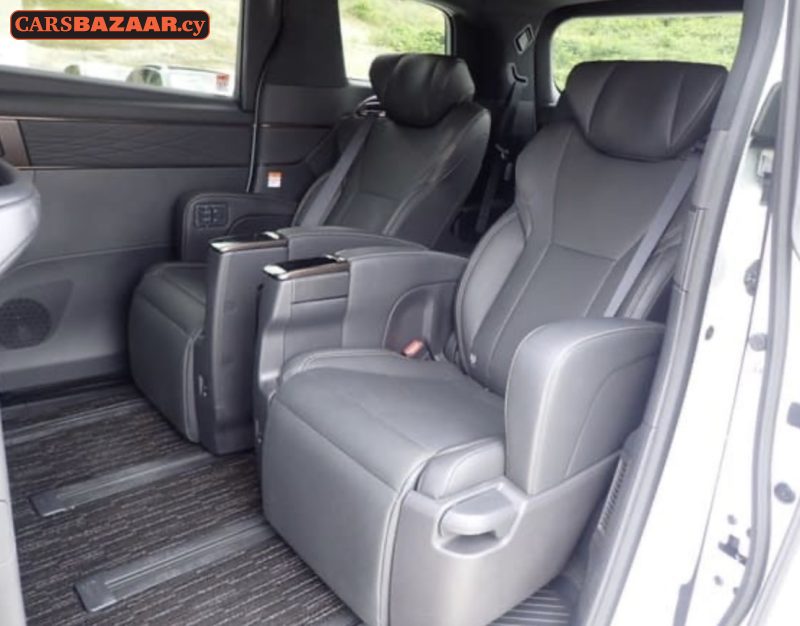 Toyota Alphard  - photo 7