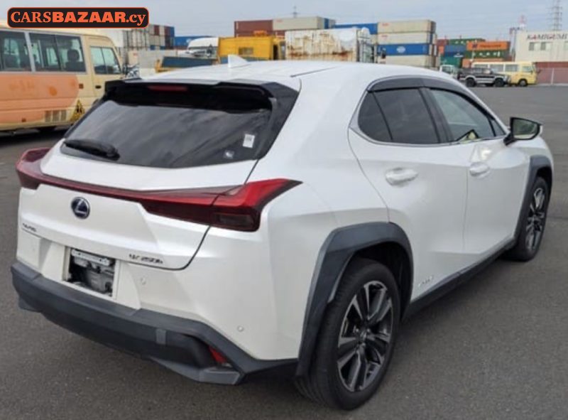 Lexus UX250H  - photo 5
