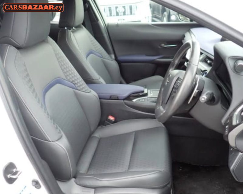 Lexus UX250H  - photo 5
