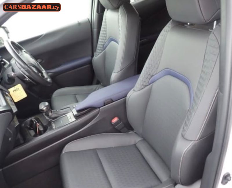 Lexus UX250H  - photo 4