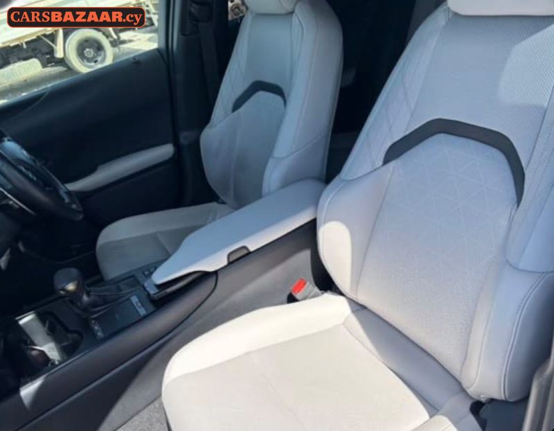 Lexus UX250H  - photo 4