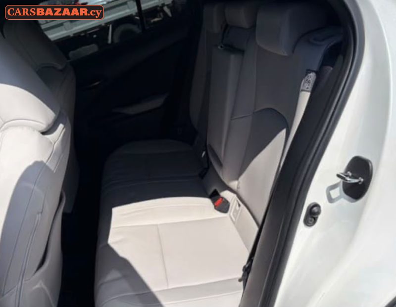Lexus UX250H  - photo 3